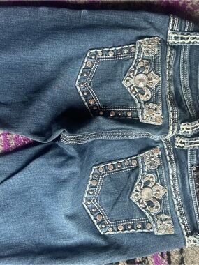 L.A. idol Dark Blue Jeans with Jeweled Back Pockets